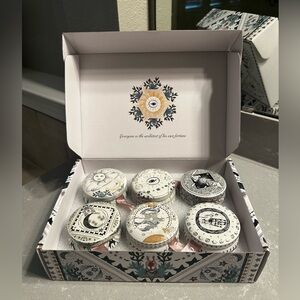 New Boxed Set of 6 Natural Soy Candles in Decorative Round Tins by Amorxiao